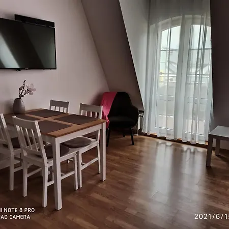 4 Zagle Apartmán *